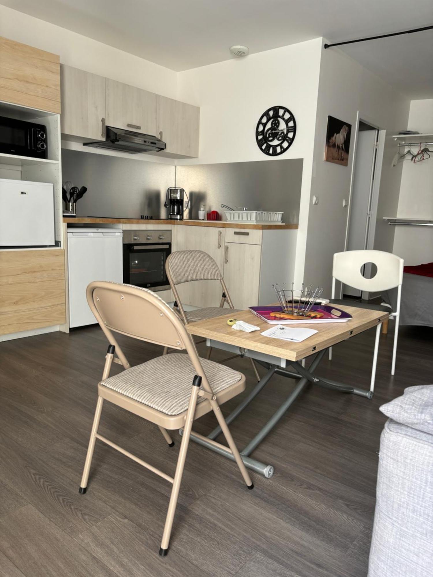 Grand Studio Confortable Et Spacieux Avec Terrasse Villeneuve-lès-Maguelonne Exterior foto
